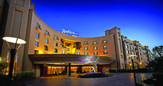 Radisson blu plaza delhi nh 8 ENTRANCE 1